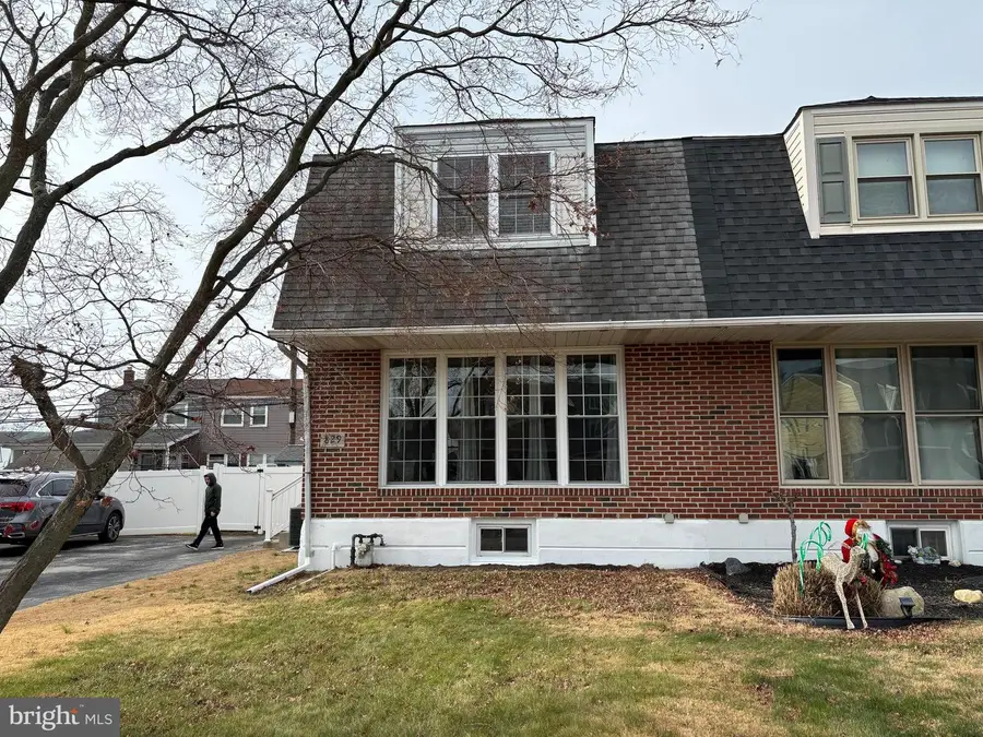 829 Hood Rd, Swarthmore, PA 19081 - Image #2