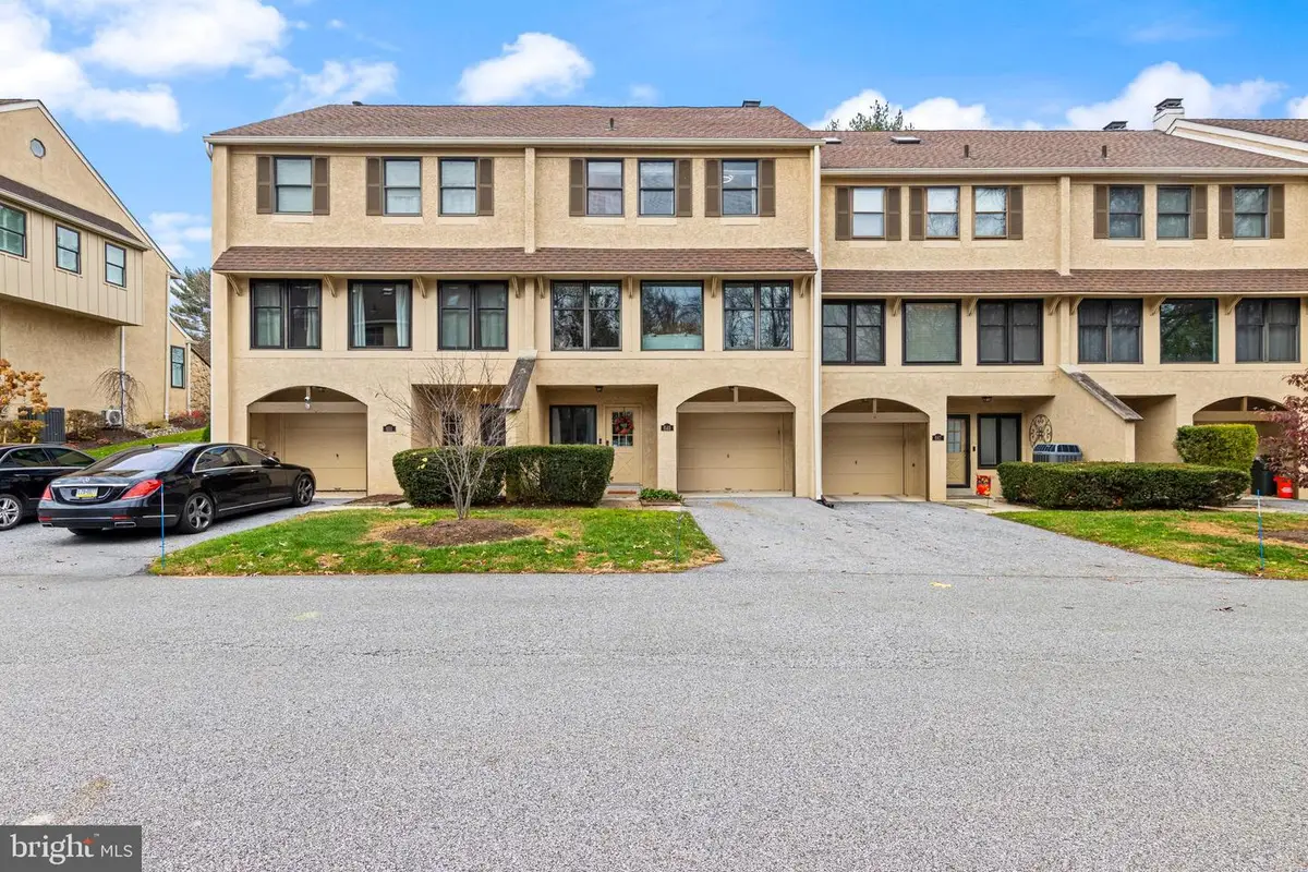 649 Niblick Ln #20, Wallingford, PA 19086 - Image #1