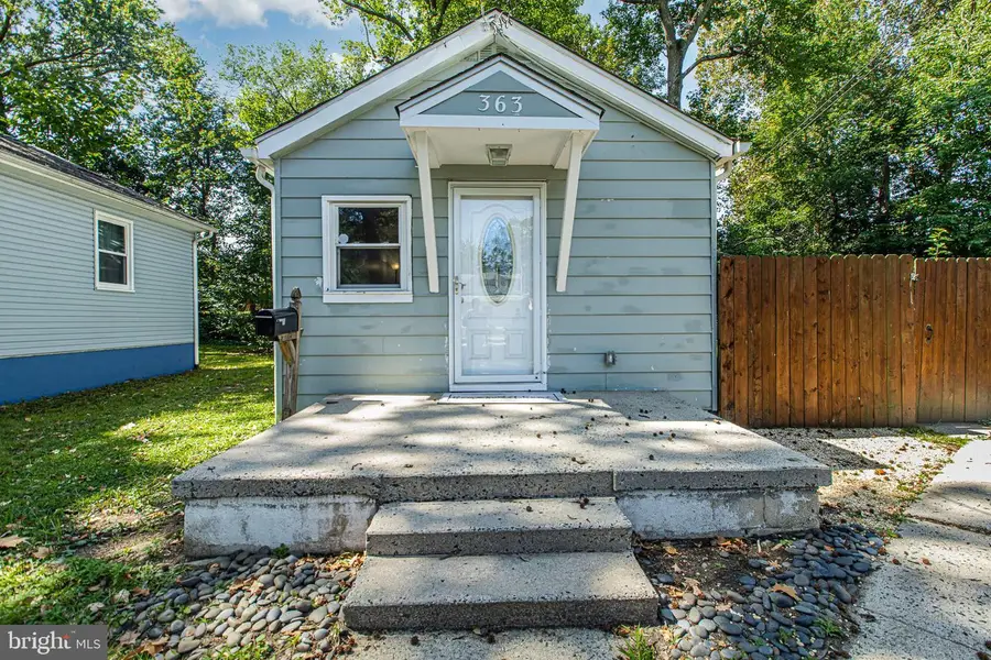 363 Hutchinson Ter, Holmes, PA 19043 - Image #2