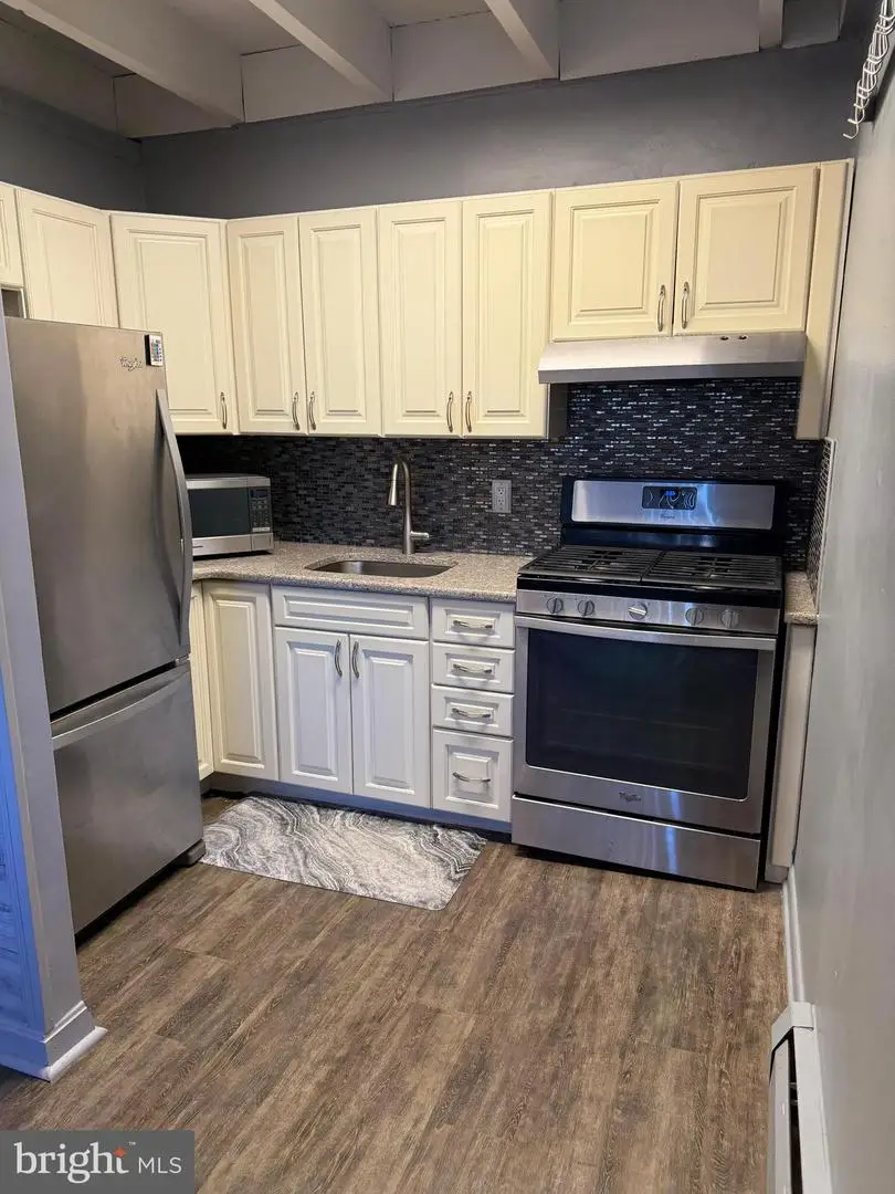 100 E Glenolden Ave #r-12, Glenolden, PA 19036 - Image #2