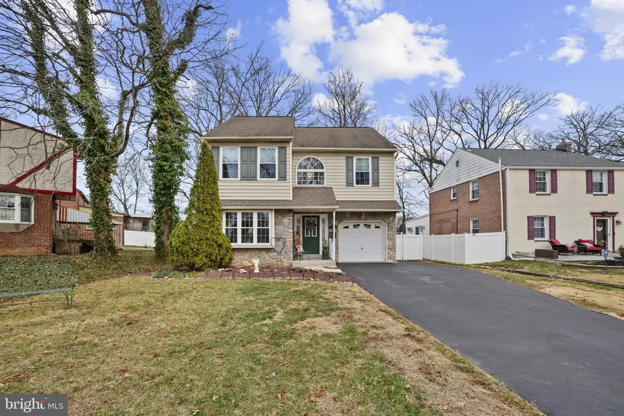 211 S Norwinden Dr, Springfield, PA 19064 - Image #2