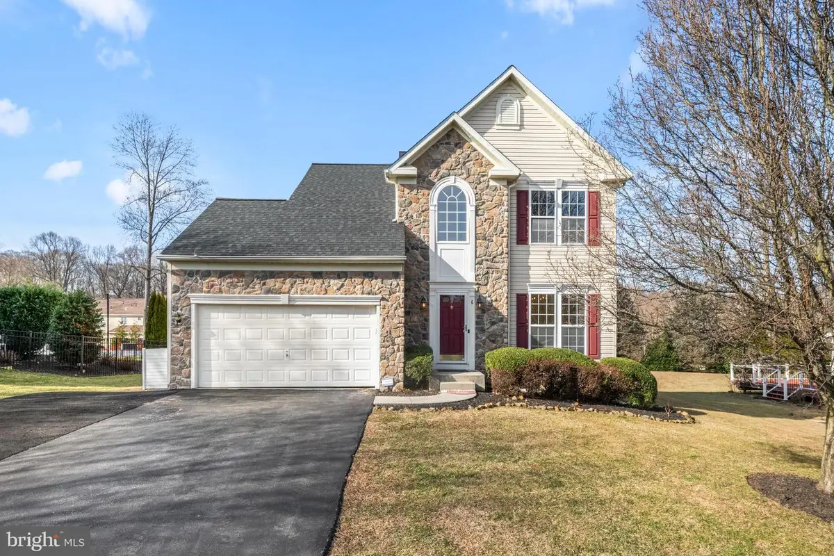 6 Huntingdon Ct, Upper Chichester, PA 19061 - Image #1