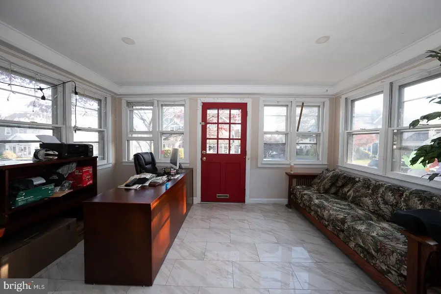 122 Crestview Rd, Upper Darby, PA 19082 - Image #2