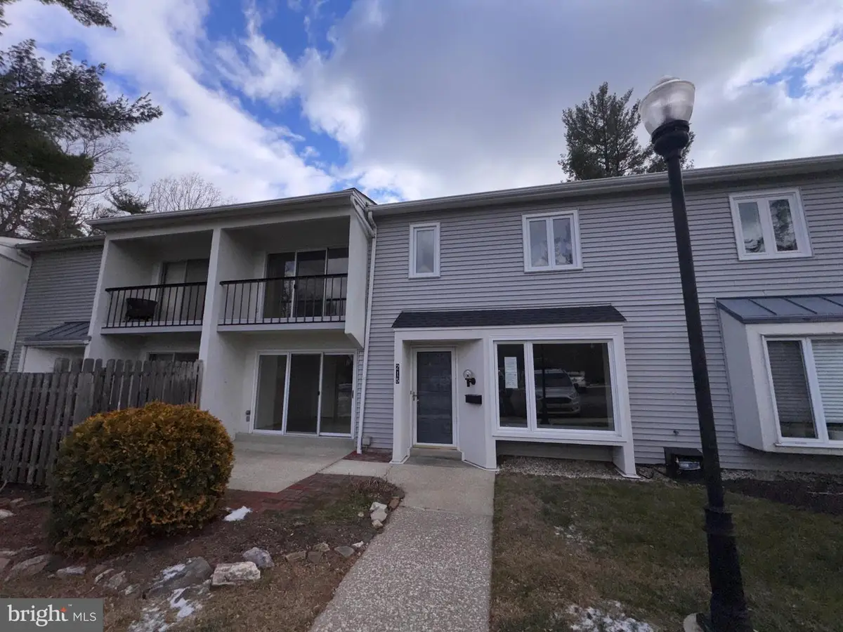 215 E Chelsea Cir, Newtown Square, PA 19073 - Image #1