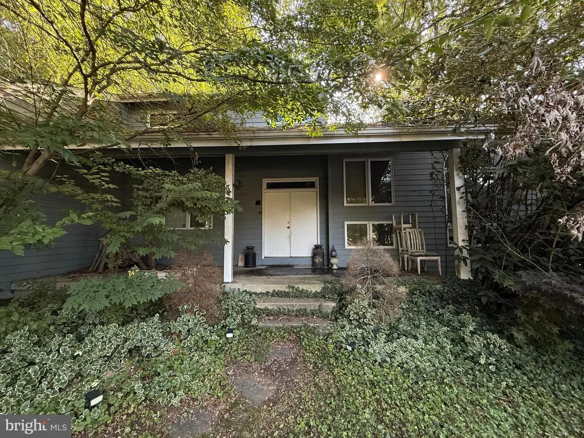 70 Courtney Ln, Media, PA 19063 - Image #1