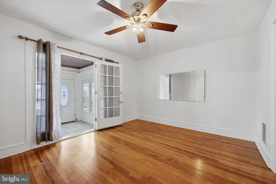 7 Rhodes Ave, Collingdale, PA 19023 - #3