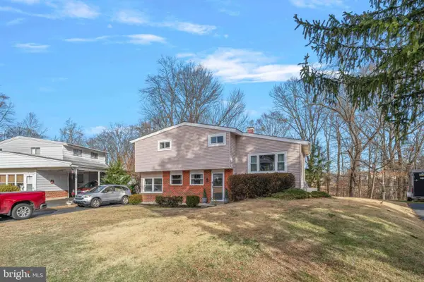 915 Flora, UPPER CHICHESTER, PA 19061