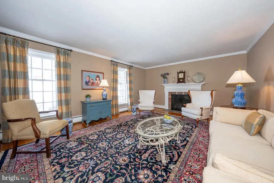 334 Echo Valley Ln, Newtown Square, PA 19073 - Image #3