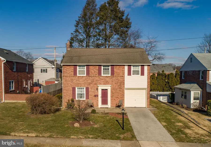 425 Harrington Rd, Havertown, PA 19083 - Image #2