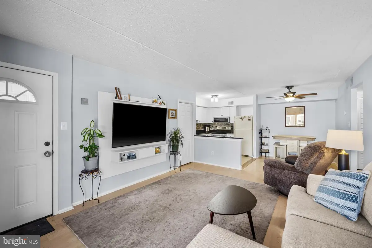 5200 Hilltop Dr #m16, Brookhaven, PA 19015 - Image #1