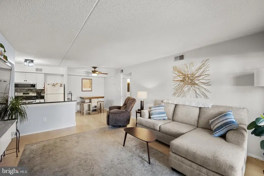 5200 Hilltop Dr #m16, Brookhaven, PA 19015 - Image #2