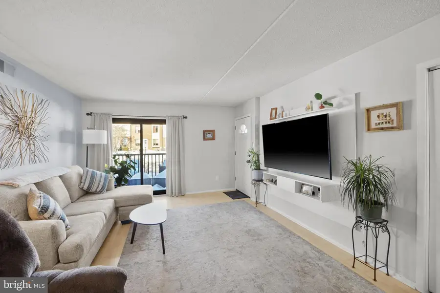 5200 Hilltop Dr #m16, Brookhaven, PA 19015 - Image #3