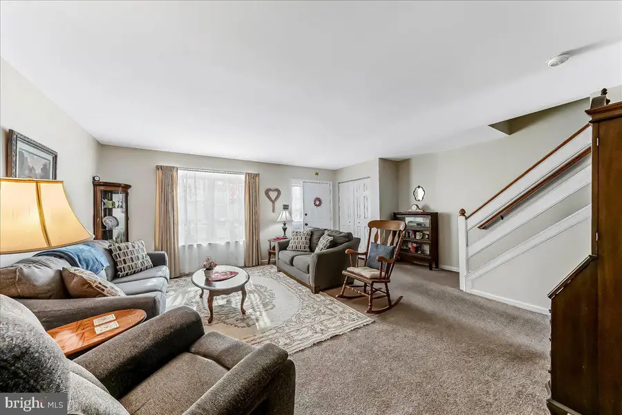 708 Heather Ln, Aston, PA 19014 - Image #3