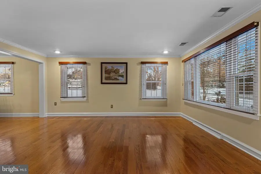 302 Governors Dr, Wallingford, PA 19086 - Image #3