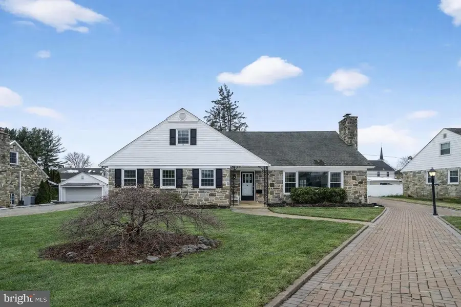 208 N Morgan Ave, Havertown, PA 19083 - Image #2