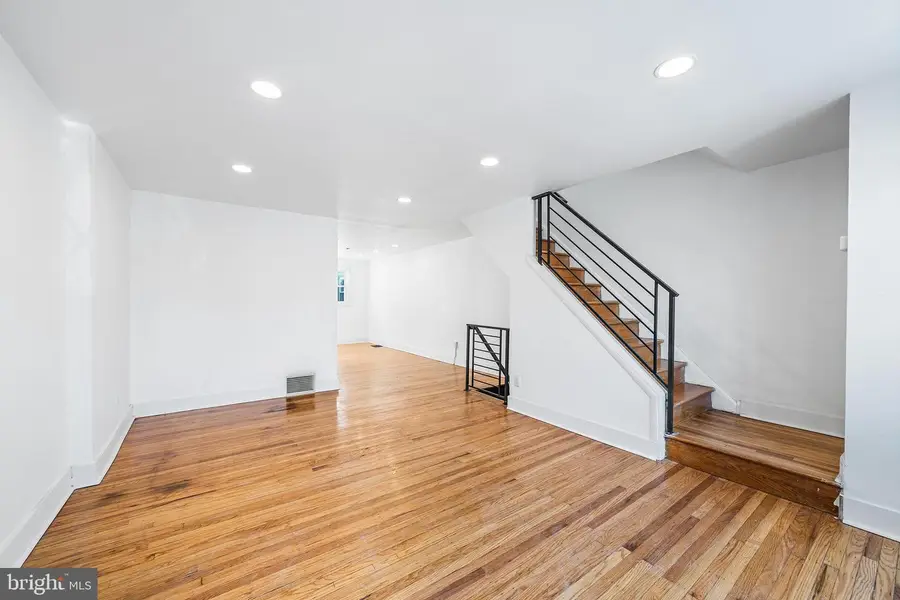 1196 Taylor Dr, Folcroft, PA 19032 - Image #2