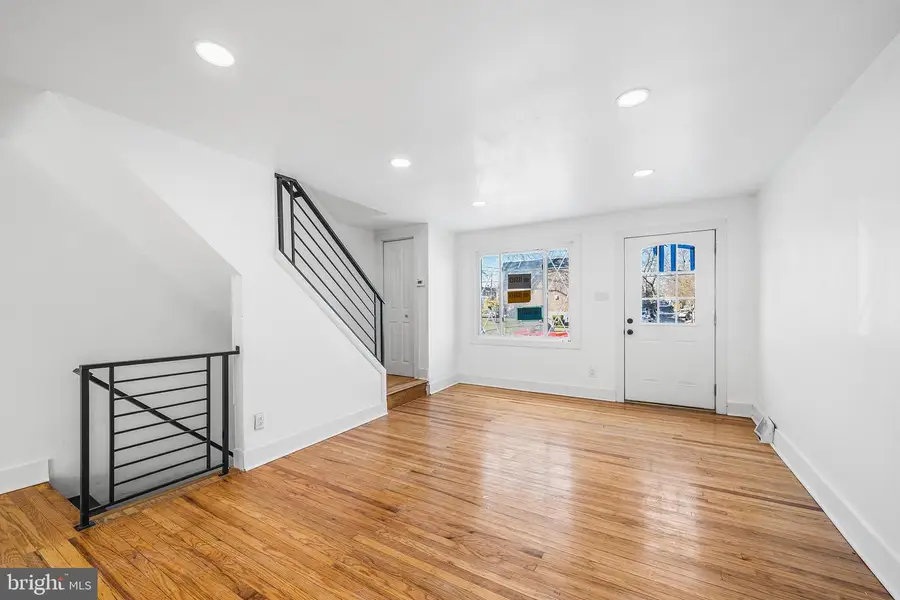 1196 Taylor Dr, Folcroft, PA 19032 - Image #3