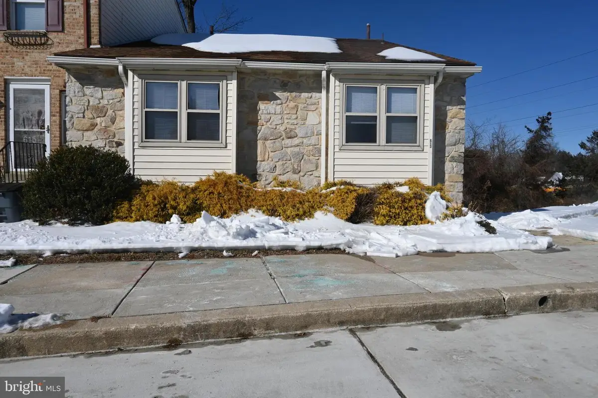 613 Saint Anthony Ln, Upper Darby, PA 19082 - Image #1