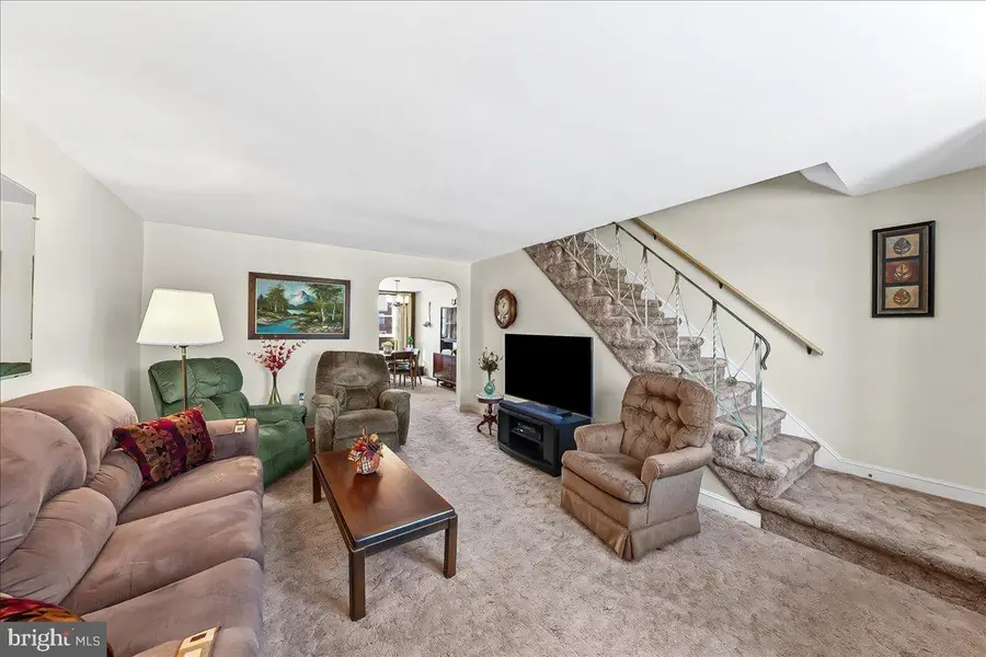 238 Westpark Ln, Clifton Heights, PA 19018 - Image #3