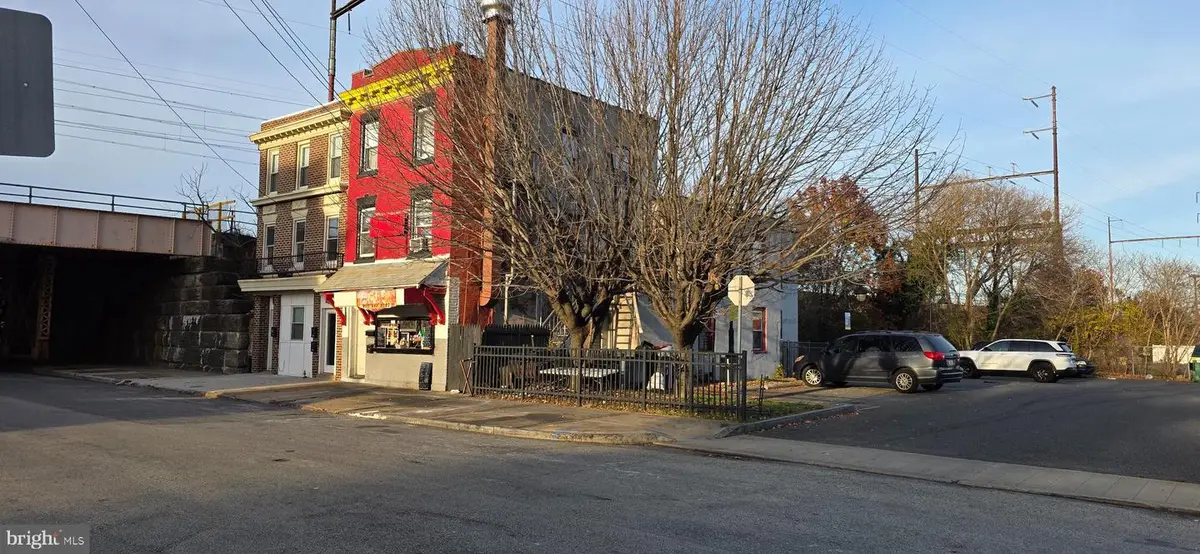 525 Welsh St, Chester, PA 19013 - #1