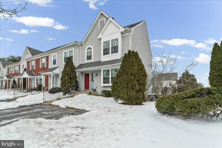 8 Eusden Dr, Aston, PA 19014 - #2