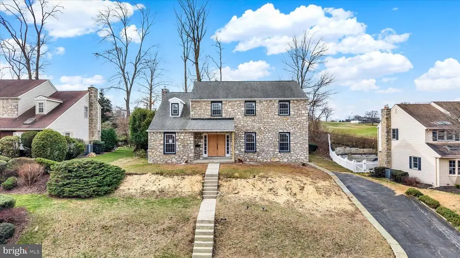 658 W Rolling Rd, Springfield, PA 19064 - #2