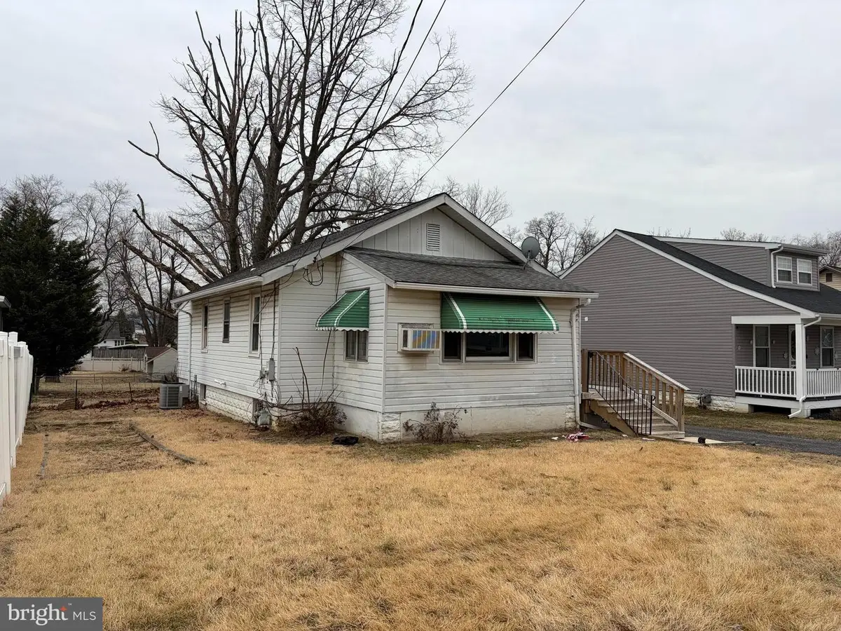 1015 Galbraith Ave, Upper Chichester, PA 19061 - #1