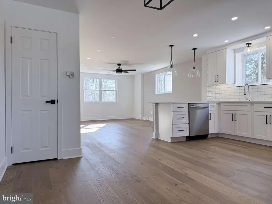 1346 Rainer Rd, Brookhaven, PA 19015 - #3