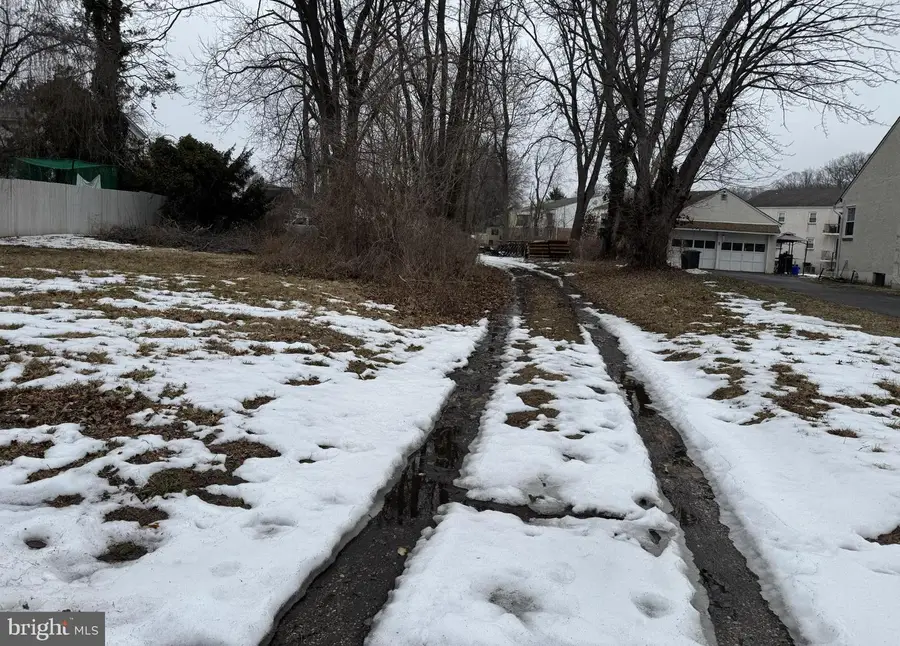 202-203 Sycamore Ave, Morton, PA 19070 - #2