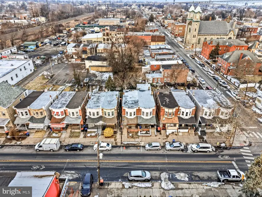 411 Highland Ave, Chester, PA 19013 - #3