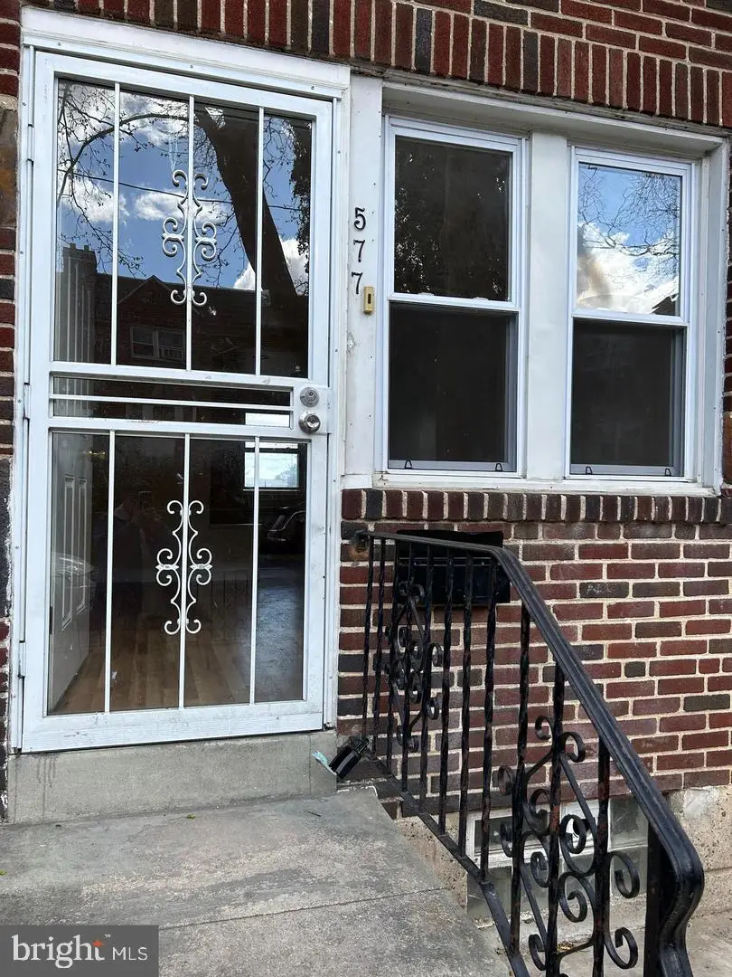 577 Snowden Rd, Upper Darby, PA 19082 - #3