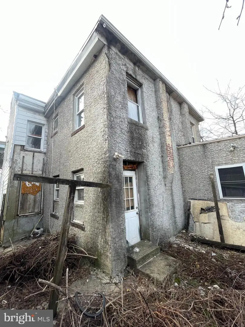 409 Flower St, Chester, PA 19013 - #2