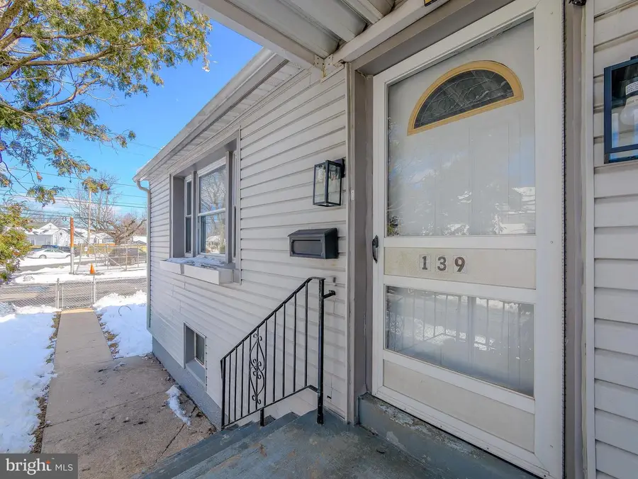 139 Talbot Ave, Holmes, PA 19043 - #2