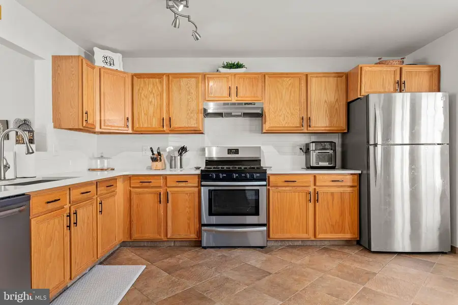 632 Woodgate Ln, Aston, PA 19014 - #2