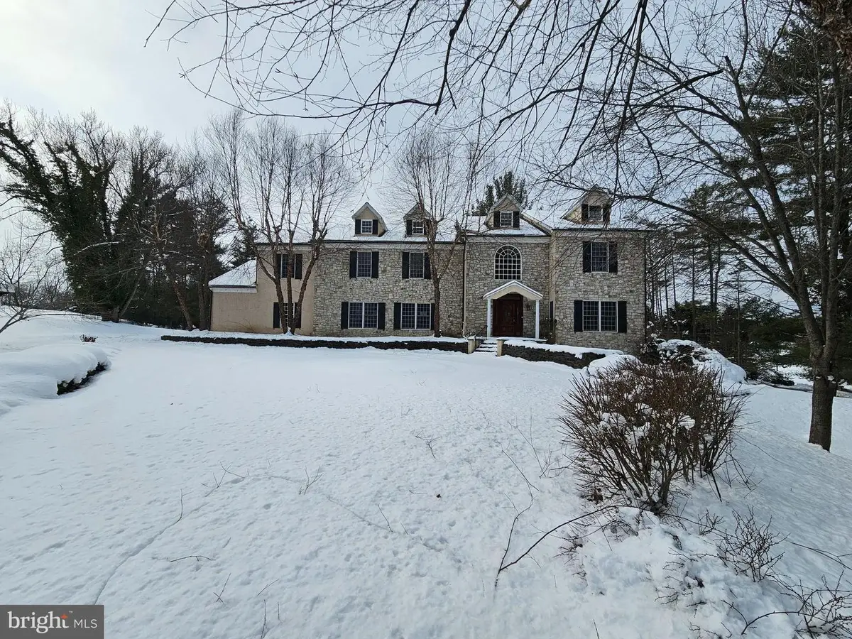 1 Dunminning Rd, Newtown Square, PA 19073 - #1