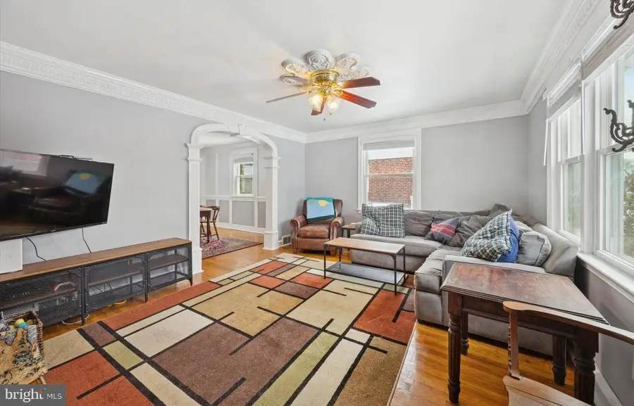 933 Greenbriar Ln, Springfield, PA 19064 - #3