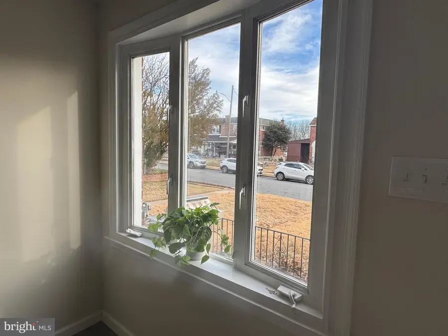 2098 Kent Rd, Folcroft, PA 19032 - #3