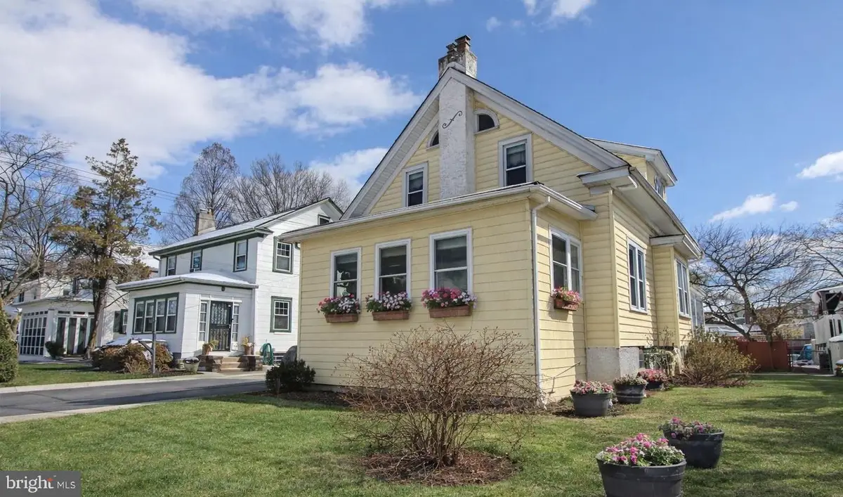 612 W Magnolia Ave, Aldan, PA 19018 - #1