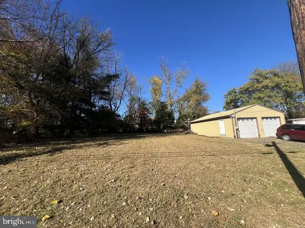 3927 Chichester Ave, BOOTHWYN, PA 19061