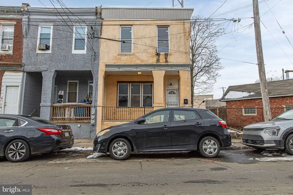 4 S 6th St, Darby, PA 19023 - #1