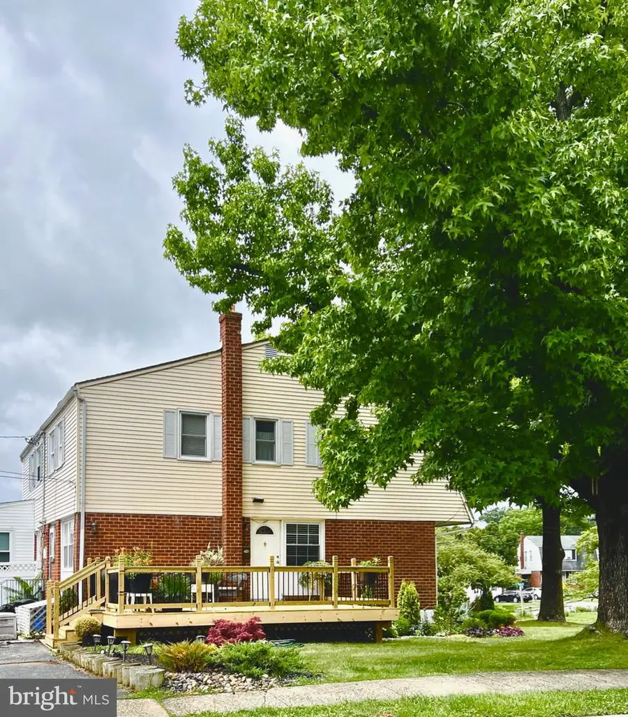 1402 Conway Dr, Swarthmore, PA 19081 - #2