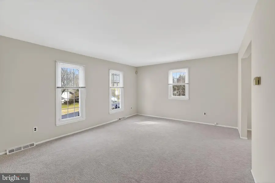 151 Eaton Dr, Wayne, PA 19087 - #3