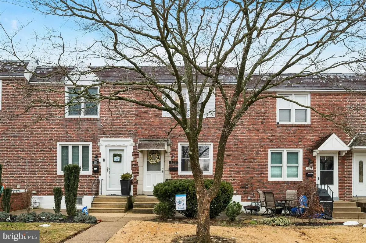 221 Park Dr, Glenolden, PA 19036 - #1