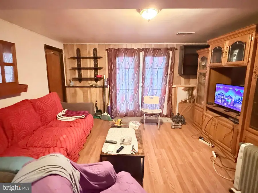 620 Bender Dr, Upper Chichester, PA 19014 - #2