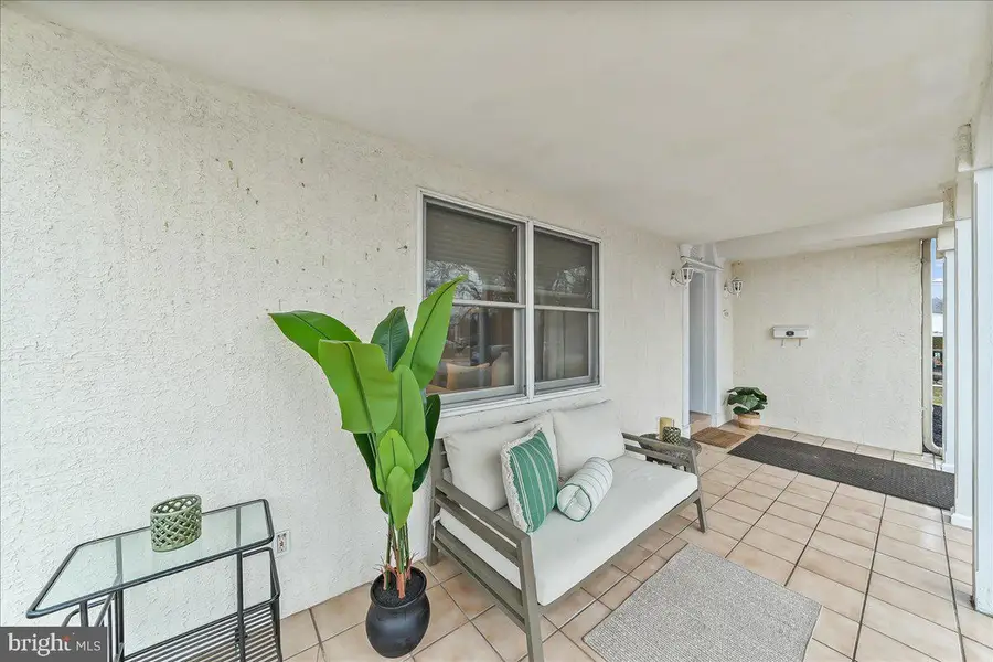 658 E Leamy Ave, Springfield, PA 19064 - #3