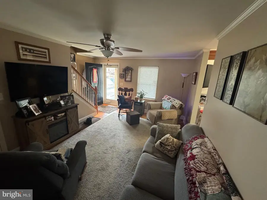 914 Anderson Ave, Marcus Hook, PA 19061 - #2