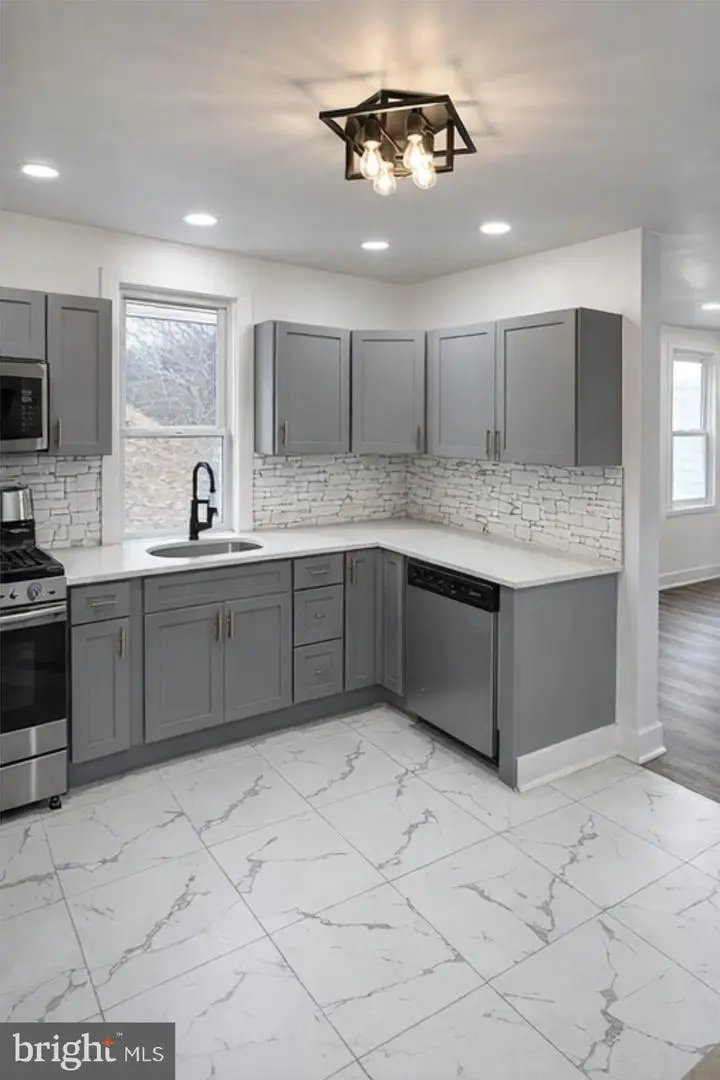 236 Mill St, Darby, PA 19023 - #1