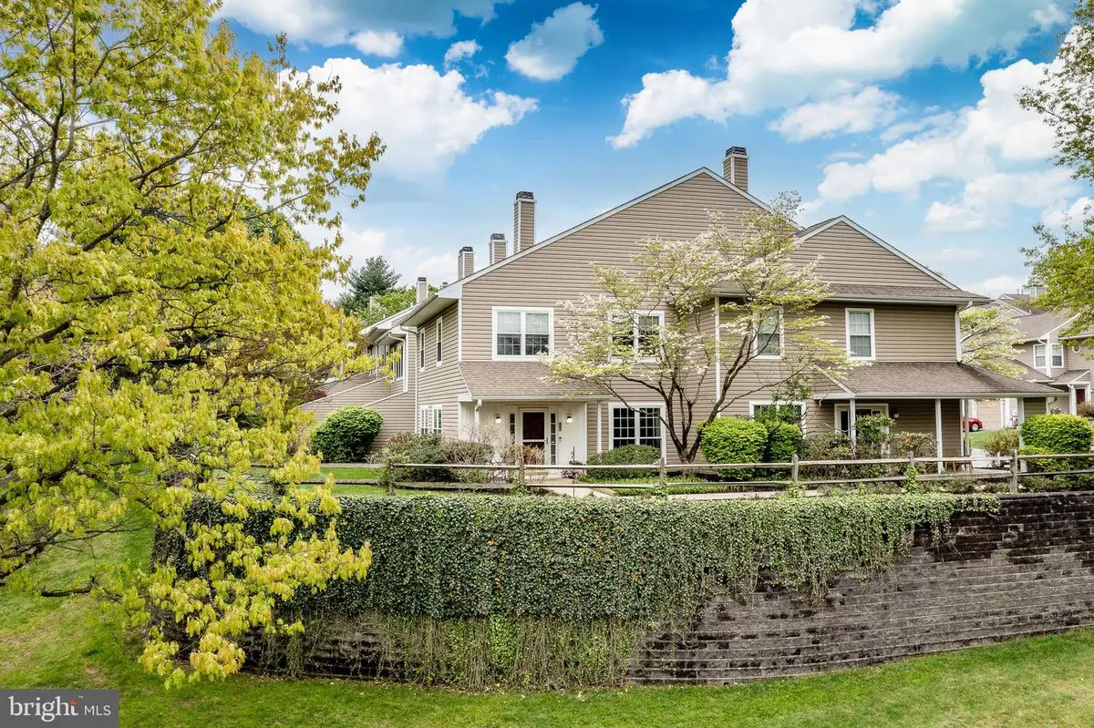 297 Stanton Ct, Glen Mills, PA 19342 - #1