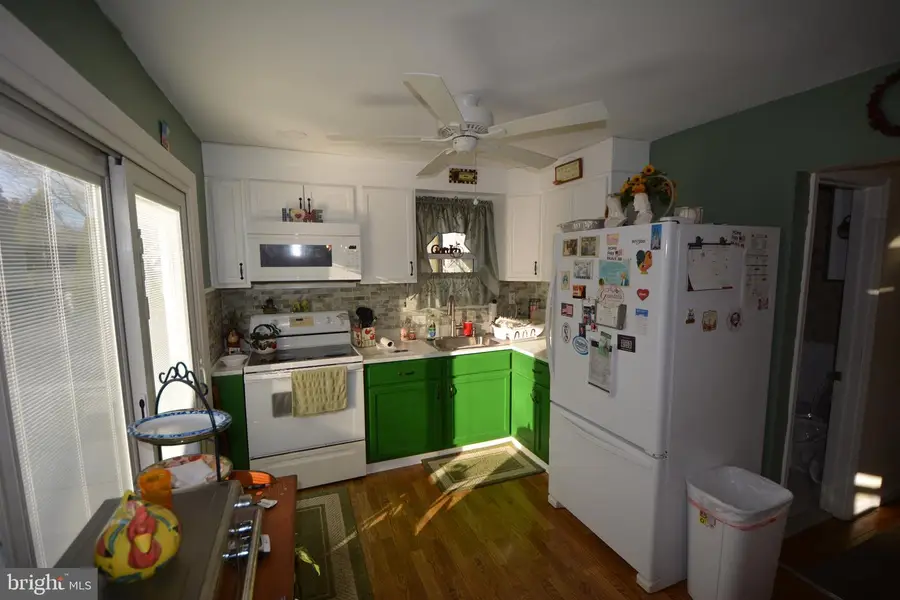 219 Fernwood Ave, Folsom, PA 19033 - #3