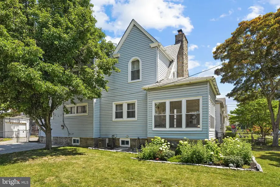 2463 Eldon Ave, Drexel Hill, PA 19026 - #2